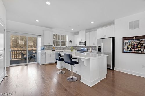 14 Coogan Ct, Morris Plains, NJ, 07950-2553 | Card Image