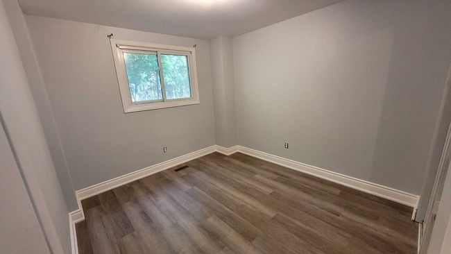 24 Lorne Crt, House attached with 3 bedrooms, 3 bathrooms and 4 parking in Brampton ON | Image 5