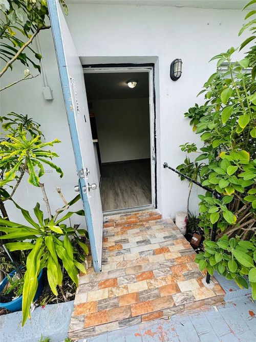 apt-8-2900 W Flagler St, Miami, FL, 33135-1356 | Card Image