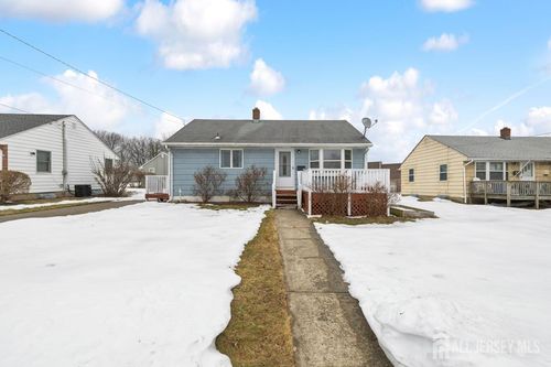 95 J F Kennedy Dr, Milltown, NJ, 08850-1718 | Card Image