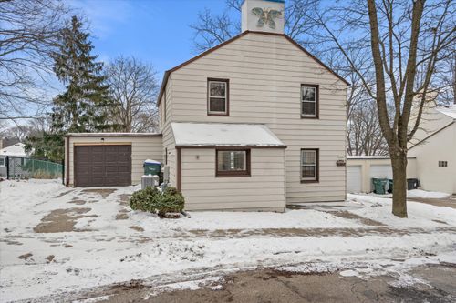 5596 Arrowwood St, Greendale, WI, 53129-1364 | Card Image