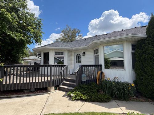 415 8 St E, Drumheller, AB, T0J0Y5 | Card Image