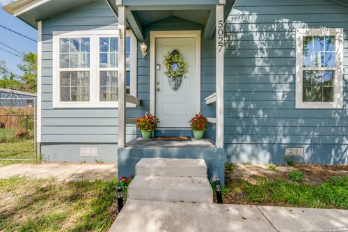 5027 Blue Bonnet St, Seguin, TX, 78155-7212 | Card Image
