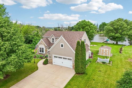 1085 Hillebrand Dr, Jefferson, WI, 53549-2229 | Card Image