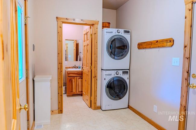 6 Three Point Rd, House other with 4 bedrooms, 3 bathrooms and 2 parking in Cascade ID | Image 22