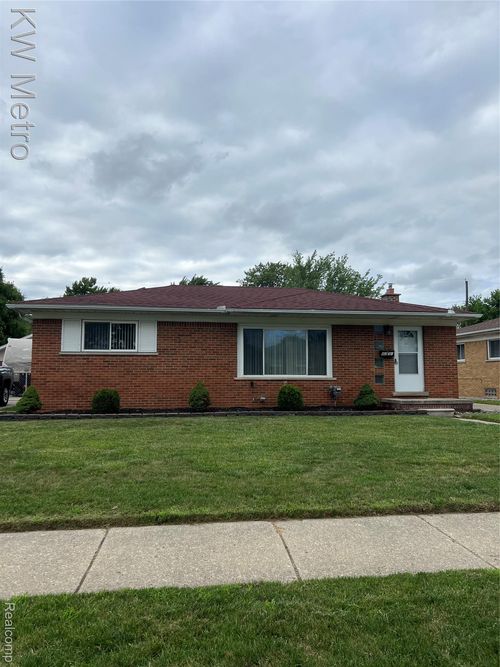 8251 Darlene St, Warren, MI, 48093-2881 | Card Image