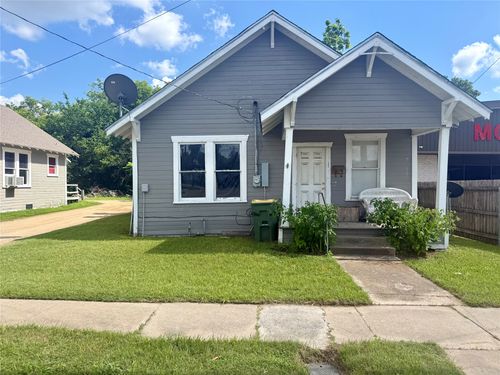 390 Live Oak St, Marlin, TX, 76661-4304 | Card Image