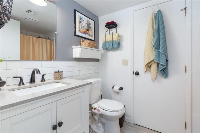 Updated Full Bathroom | Image 10