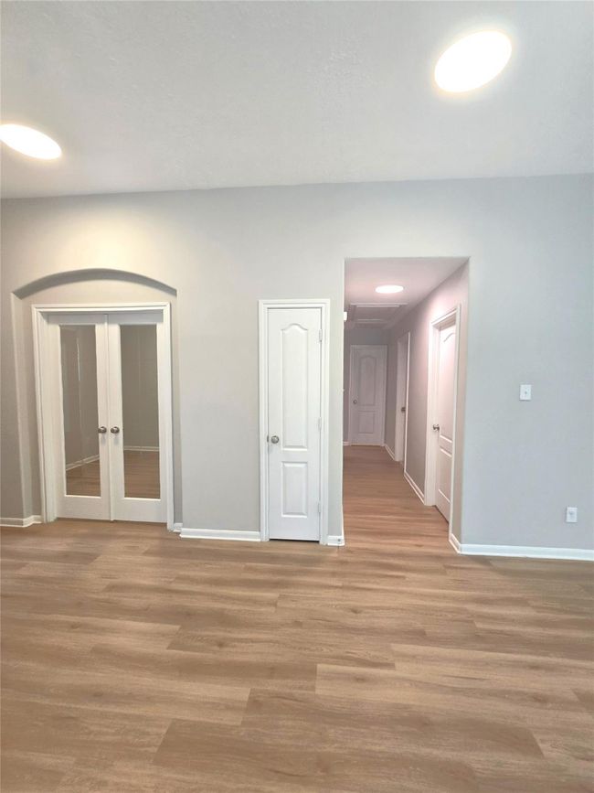 1907 Lazy Hollow Ln, House other with 3 bedrooms, 2 bathrooms and 2 parking in Pearland TX | Image 5