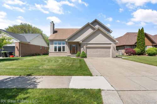 49263 Stratford Dr, Chesterfield, MI, 48047-1780 | Card Image