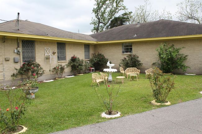 206 Riverside St, House other with 3 bedrooms, 3 bathrooms and 2 parking in Highlands TX | Image 36