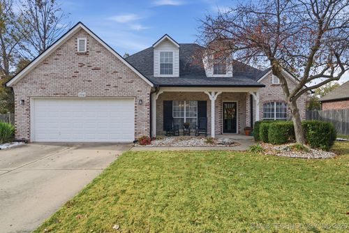 304 N Eucalyptus Ct, Broken Arrow, OK, 74012-8732 | Card Image