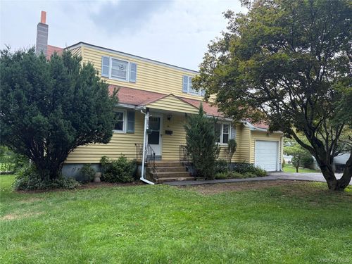 2 Curie Rd, Cornwall On Hudson, NY, 12520-1012 | Card Image