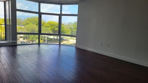 apt-404-20100 W Country Club Dr, Aventura, FL, 33180-1633 | Card Image