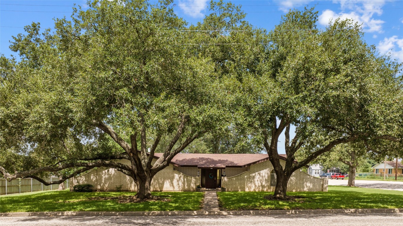 Chambers St, Giddings, TX 78942