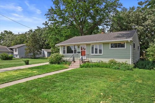 456 W Delavan Drive, Janesville, WI, 53546 | Card Image