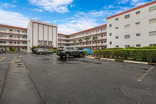 205-4000 Nw 44th Ave, Lauderdale Lakes, FL, 33319-4841 | Card Image