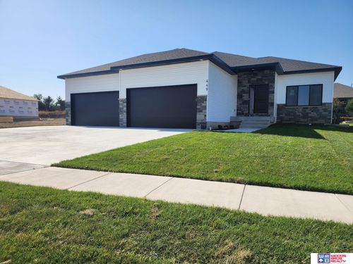 449 Half Moon Dr, Lincoln, NE, 68527-1502 | Card Image