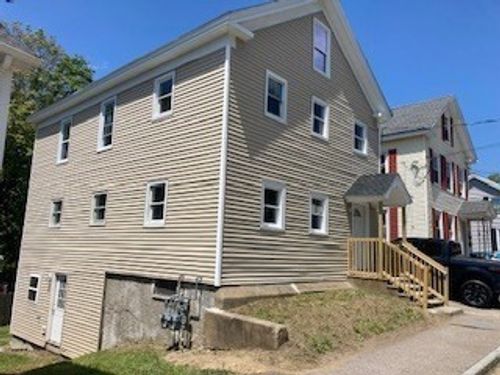 28 Maple St, Spencer, MA, 01562-2574 | Card Image