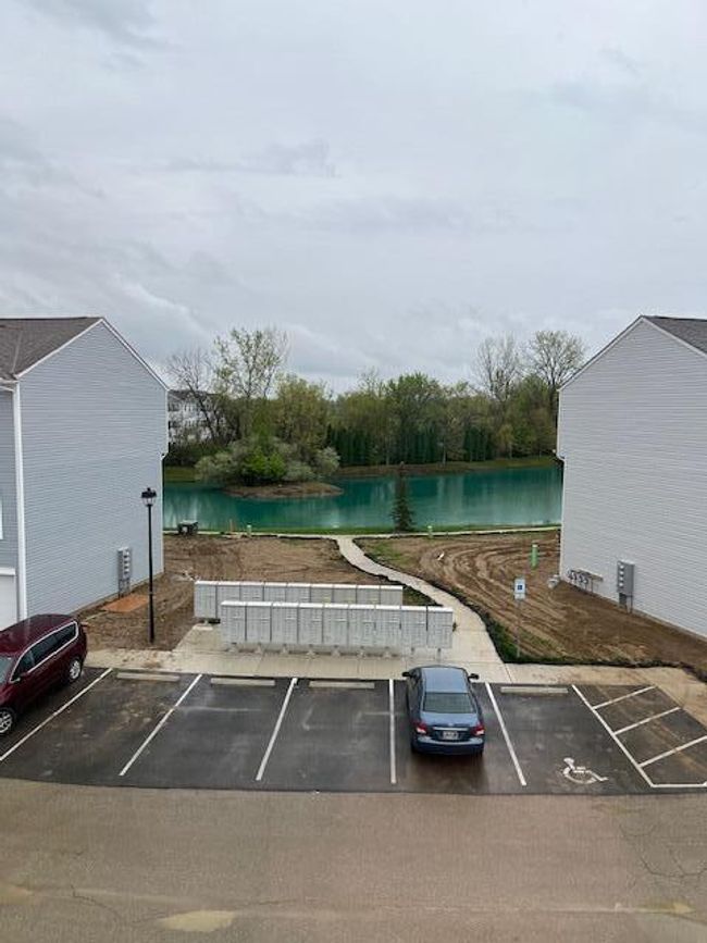 NEARBY ADD'L PARKING AVAILABLE | Image 39