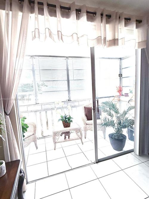 apt-201-18601 Ne 14th Ave, Miami, FL, 33179-4842 | Card Image