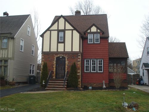 55 Sunnycliff Dr, Euclid, OH, 44123-1135 | Card Image