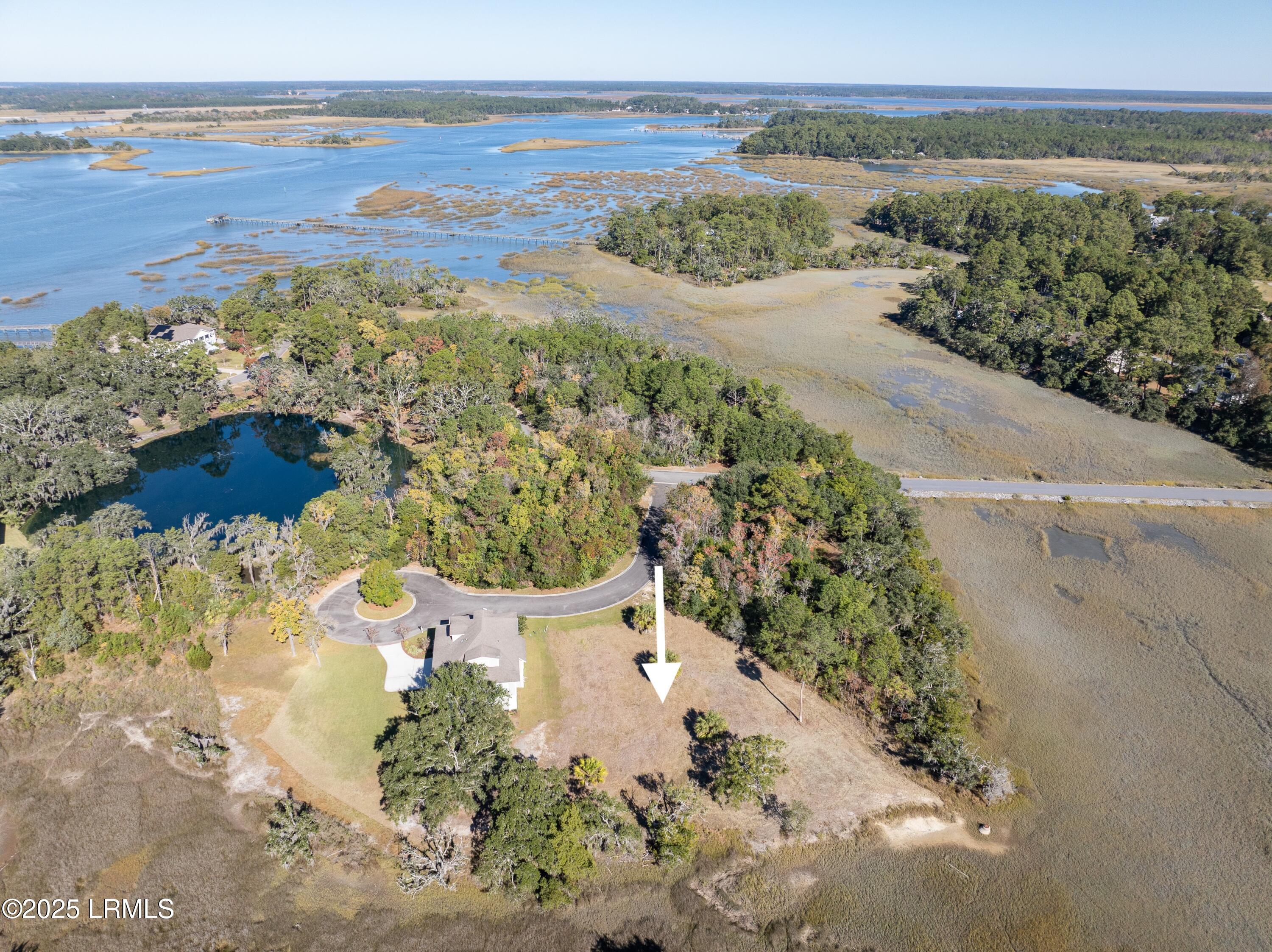 Land in Beaufort 5