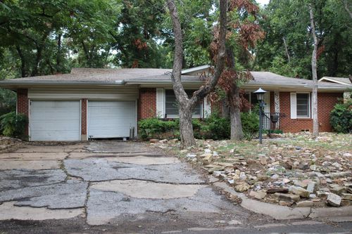 1517 Camellia Dr, Arlington, TX, 76013-3670 | Card Image