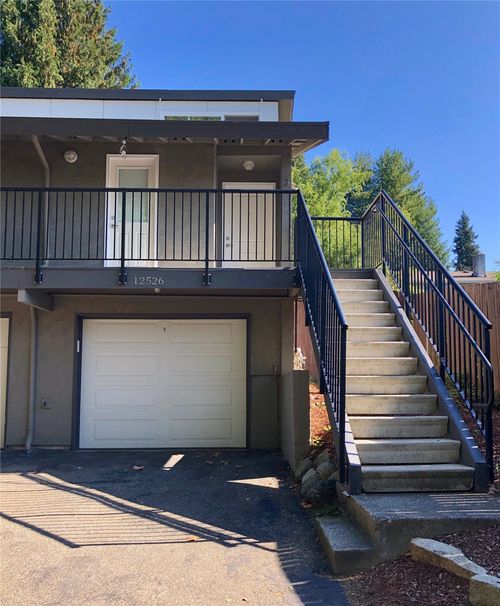 3-12526 35th Ave Ne, Seattle, WA, 98125-4592 | Card Image