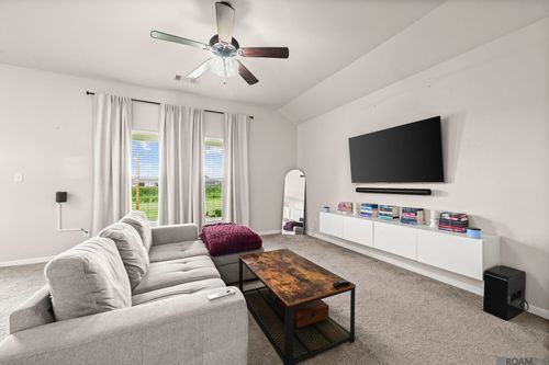 26627 Evangeline Trace Blvd, Denham Springs, LA, 70726-6109 | Card Image