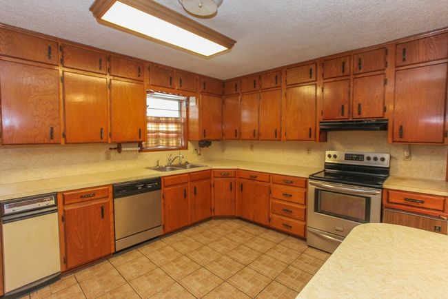 1 - 2607 Alamesa Dr, House other with 3 bedrooms, 2 bathrooms and 3 parking in Big Spring TX | Image 13