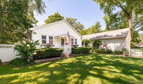 1786 Point St, Commerce Twp, MI, 48382-2273 | Card Image