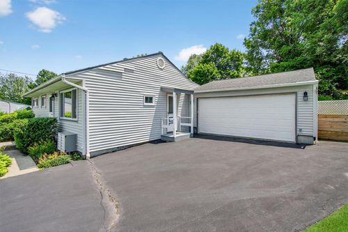 6 Peter Scott Dr, Cornwall, NY, 12518-1327 | Card Image