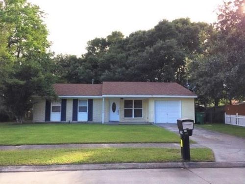 1329 Westlawn Dr, Slidell, LA, 70460-2538 | Card Image
