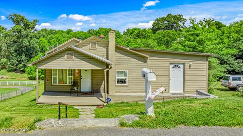 551 Clifton Heights Rd, Newport, TN, 37821-2502 | Card Image