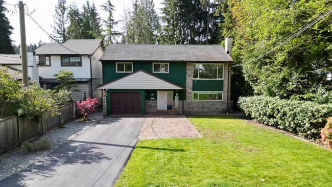 4325 Raeburn Street, House other with 4 bedrooms, 2 bathrooms and 4 parking in North Vancouver BC | Image 2