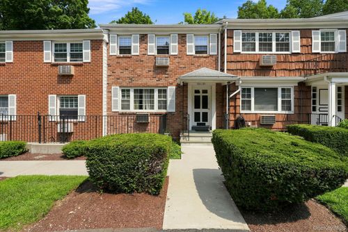 210-210 Woodland Hills Rd, White Plains, NY, 10603-3133 | Card Image