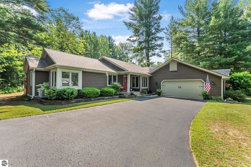 708 Bass Lake Rd, Traverse City, MI, 49685-8628 | Card Image