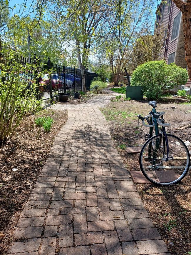 View of parking area from courtyard | Image 39
