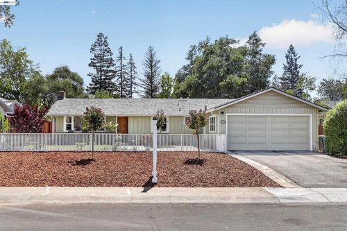 4186 Willmar Dr, Palo Alto, CA, 94306-3835 | Card Image