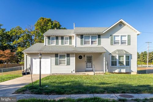 8 Framingham Rd, Edgewater Park, NJ, 08010-2236 | Card Image