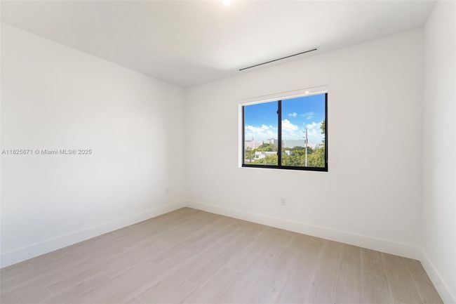 3349 - 3345 Sw 22 Nd Ter, Townhouse with 3 bedrooms, 3 bathrooms and null parking in Miami FL | Image 11