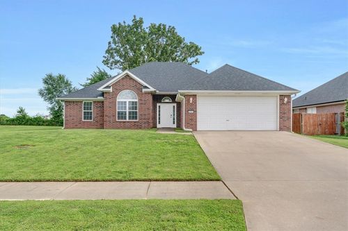 3201 Ne 6th St, Bentonville, AR, 72712-6718 | Card Image