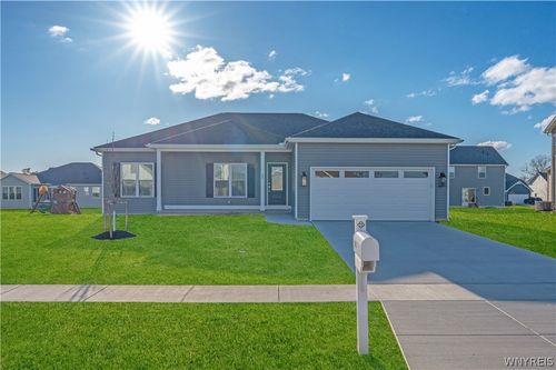 40 Greenspring Ct, West Seneca, NY, 14224-4399 | Card Image