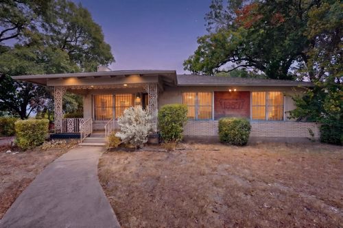 1957 E Illinois Ave, Dallas, TX, 75216-2614 | Card Image