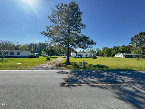 1056 E Wards Bridge Rd, Kenansville, NC, 28349-8782 | Card Image