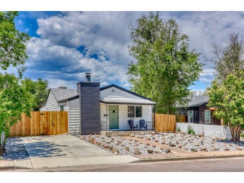 805 Perry St, Denver, CO, 80204-3047 | Card Image