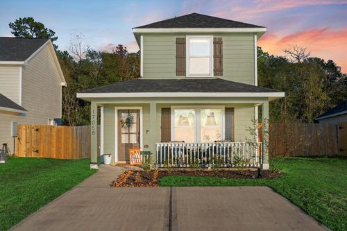 17058 Marie Village Dr, Conroe, TX, 77306-2236 | Card Image