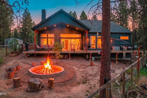 54635 Silver Fox Dr, Bend, OR, 97707-2602 | Card Image