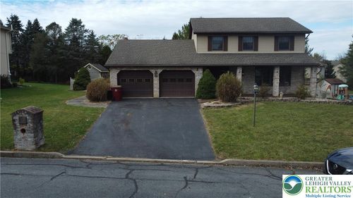 1904 Maple Ave, EASTON, PA, 18040-8125 | Card Image